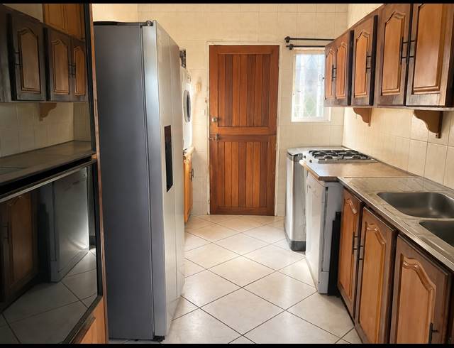 3 BEDROOM FREEHOLD FOR SALE IN VANDERBIJLPARK CE 5